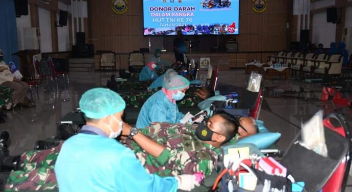 Sambut HUT Ke-76, TNI Gelar Donor Darah