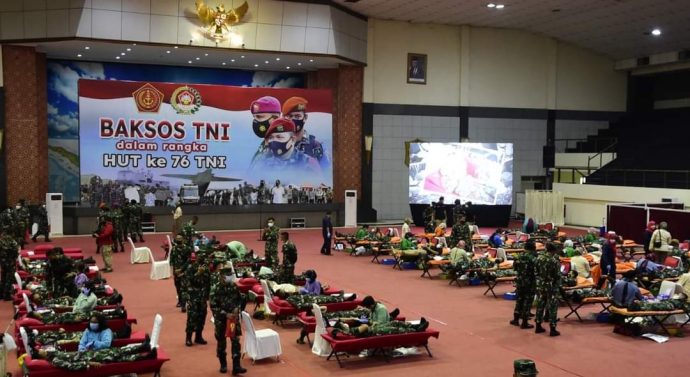 Sambut Peringatan HUT Ke-76, TNI Gelar Acara Bakti Sosial
