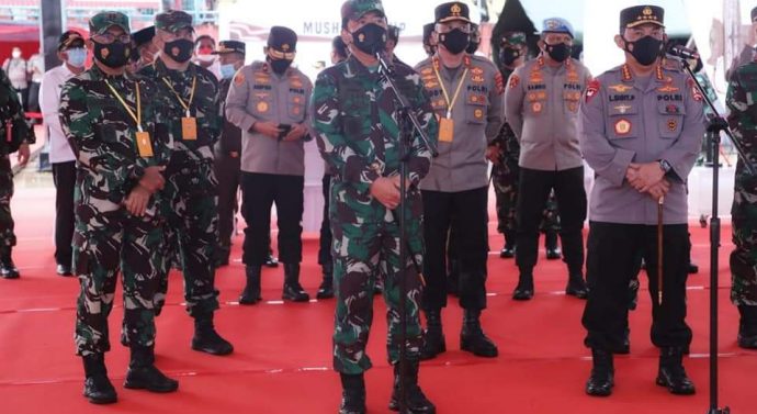 Panglima TNI : Rendahnya Kasus Aktif dan Kecilnya Penambahan Konfirmasi Covid-19 Tidak Boleh Membuat Masyarakat Terlena