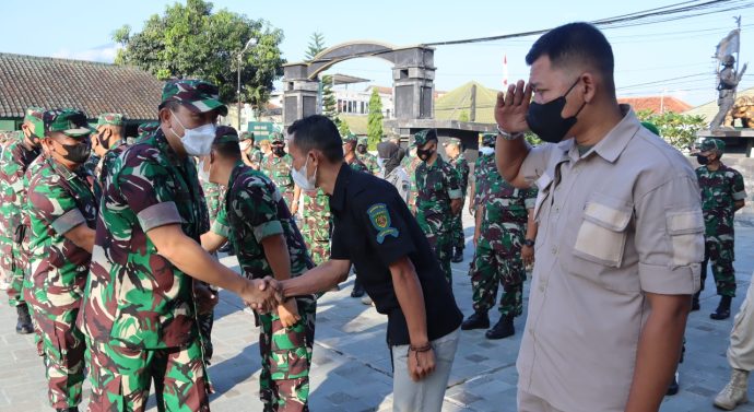 Pimpin Apel Usai Lebaran, Dandim 0611/Garut Halal Bihalal Di Depan Makodim Bersama Personel TNI &PNS
