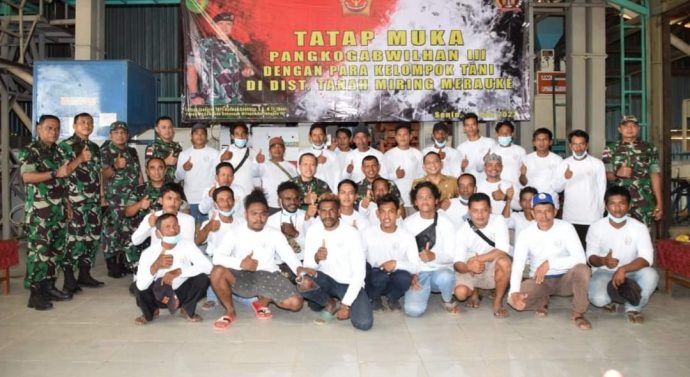 Pangkogabwilhan III Beri Apresiasi Kepada Serka Adrian Manulang Anggota Korem 174/ATW Merauke