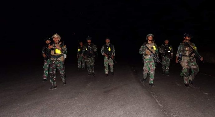 Pasukan Elite Kopaska TNI AL Gelar Latihan Serangan Pantai dan Penguasaan Runway